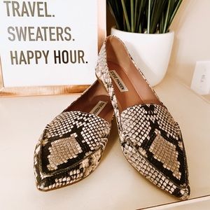 Steve Madden pointed snakeskin flat